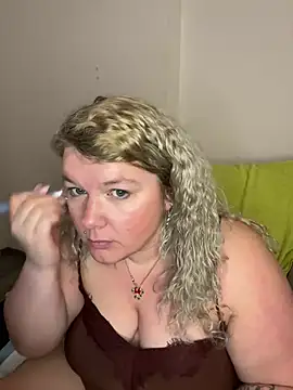 Snapshot of CurvyAnonymousGirl89 chatting on January 2025 04:37:02 AM CurvyAnonymousGirl89 online show from January 2025 04:37:02 AM