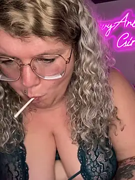 Snapshot of CurvyAnonymousGirl89 chatting on February 2025 09:44:02 PM CurvyAnonymousGirl89 online show from February 2025 09:44:02 PM