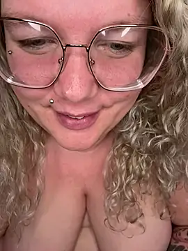 Snapshot of CurvyAnonymousGirl89 chatting on March 2025 09:15:02 PM CurvyAnonymousGirl89 online show from March 2025 09:15:02 PM