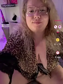 CurvyAnonymousGirl89 online show from June 2026 10:19:02 PM