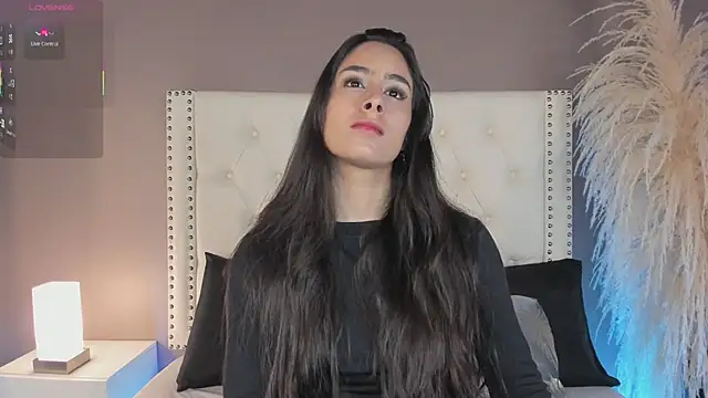 Julia Martinez  online show from April 2026 11:36:02 AM