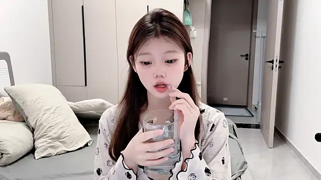 Snapshot of yangyang-1115 chatting on September 2025 04:39:02 AM yangyang-1115 online show from September 2025 04:39:02 AM