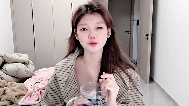 Snapshot of yangyang-1115 chatting on October 2025 04:33:01 AM yangyang-1115 online show from October 2025 04:33:01 AM