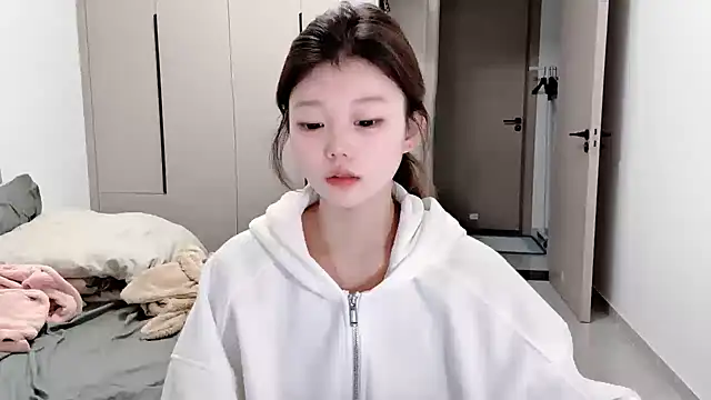 Snapshot of yangyang-1115 chatting on October 2025 05:07:02 AM yangyang-1115 online show from October 2025 05:07:02 AM