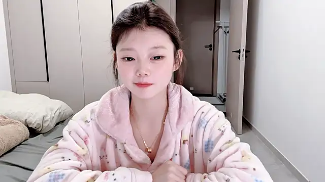 Snapshot of yangyang-1115 chatting on October 2025 04:18:01 PM yangyang-1115 online show from October 2025 04:18:01 PM