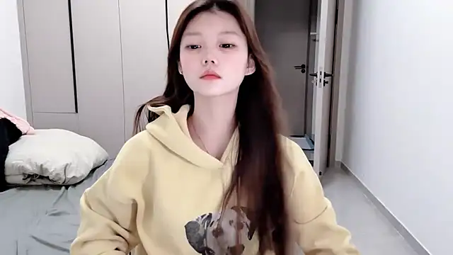 Snapshot of yangyang-1115 chatting on October 2025 04:37:01 AM yangyang-1115 online show from October 2025 04:37:01 AM