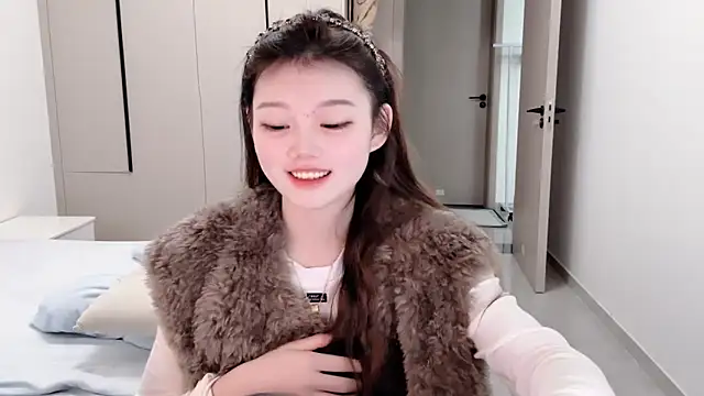 Snapshot of yangyang-1115 chatting on October 2025 04:04:02 AM yangyang-1115 online show from October 2025 04:04:02 AM