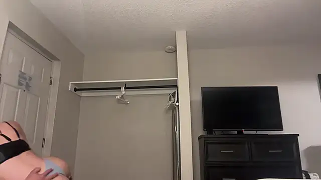 Snapshot of emilyrod01 chatting on December 2024 02:05:01 AM emilyrod01 online show from December 2024 02:05:01 AM