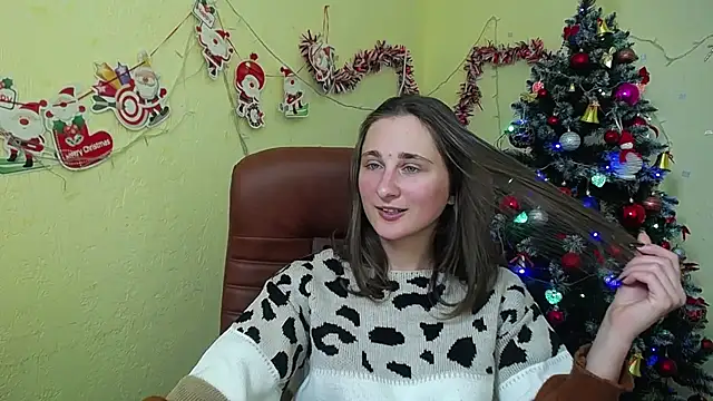 Snapshot of MichelLeee chatting on December 2024 03:17:01 PM MichelLeee online show from December 2024 03:17:01 PM