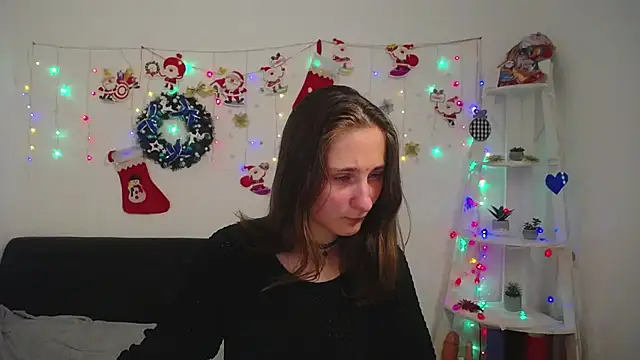 Snapshot of MichelLeee chatting on January 2025 12:05:01 PM MichelLeee online show from January 2025 12:05:01 PM