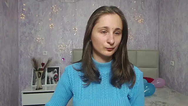 Snapshot of MichelLeee chatting on January 2025 12:04:02 PM MichelLeee online show from January 2025 12:04:02 PM