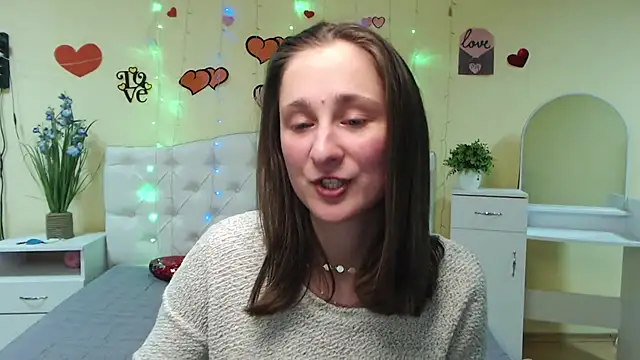 Snapshot of MichelLeee chatting on February 2025 03:05:02 PM MichelLeee online show from February 2025 03:05:02 PM
