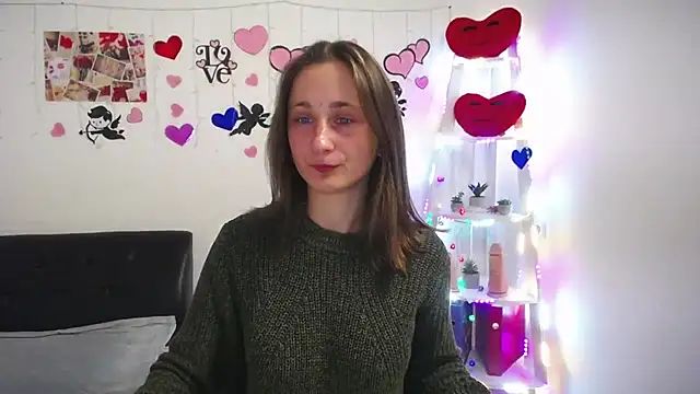 Snapshot of MichelLeee chatting on February 2025 12:03:02 PM MichelLeee online show from February 2025 12:03:02 PM