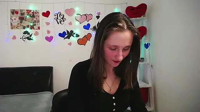 Snapshot of MichelLeee chatting on February 2025 06:20:01 PM MichelLeee online show from February 2025 06:20:01 PM