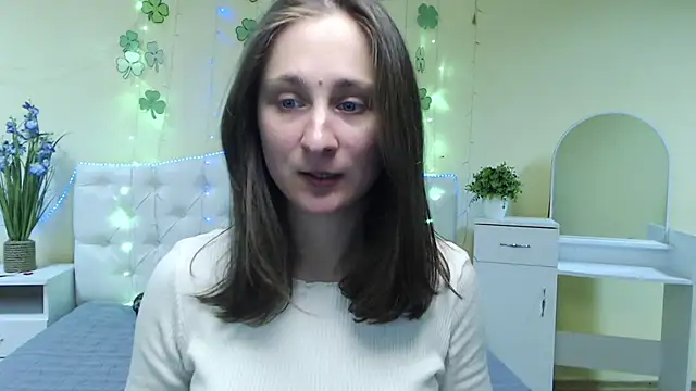 Snapshot of MichelLeee chatting on March 2025 12:18:02 PM MichelLeee online show from March 2025 12:18:02 PM