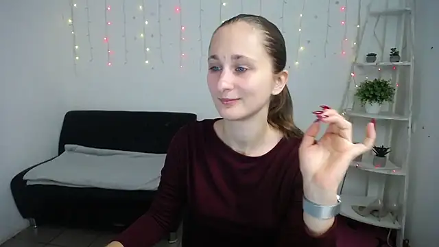 MichelLeee online show from November 2025 12:17:01 PM