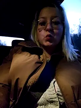 Lillyloo  online show from March 2025 05:50:02 PM