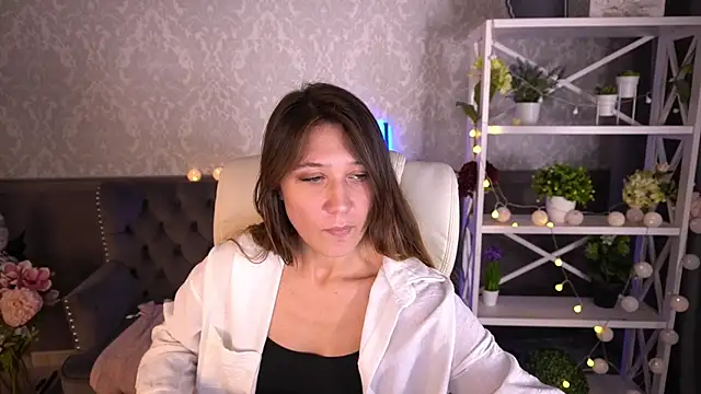 Snapshot of DreamyLinaa chatting on December 2024 12:17:02 PM DreamyLinaa online show from December 2024 12:17:02 PM