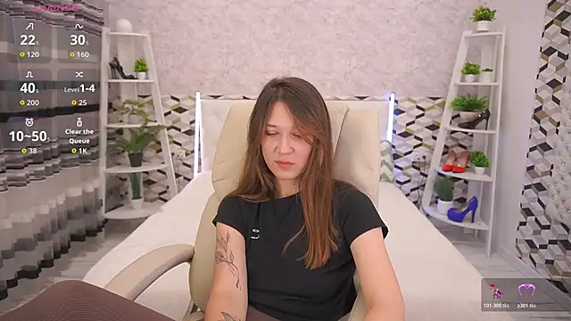 DreamyLinaa online show from June 2026 07:49:01 PM