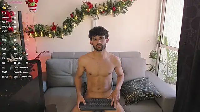 andrewChris  online show from December 2024 08:54:02 PM