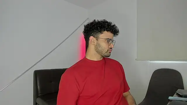 andrewChris  online show from October 2025 09:24:01 PM