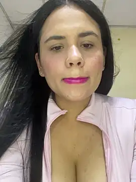 Leyna Kenet online show from May 2026 01:36:01 AM
