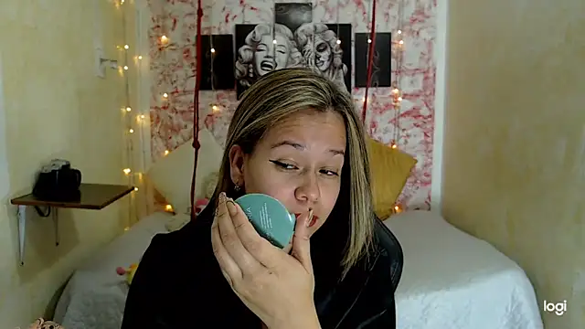 anthiamelisa online show from November 2025 10:21:01 PM