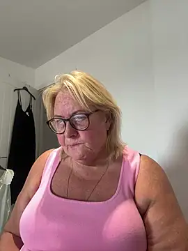 MoistCurveyChanel online show from August 2026 10:29:01 AM
