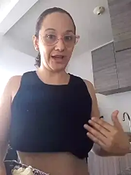 nicolle milf1978 online show from June 2026 12:48:01 PM