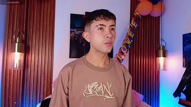 Snapshot of Noah_Xitruxx chatting on October 2025 02:44:01 AM Noah Xitruxx online show from October 2025 02:44:01 AM