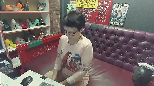 Snapshot of Lily4yourfun chatting on January 2025 07:03:01 AM Lily4yourfun online show from January 2025 07:03:01 AM