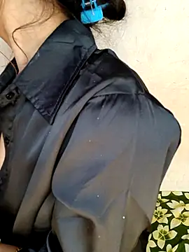 xpihu online show from November 2025 05:27:01 PM