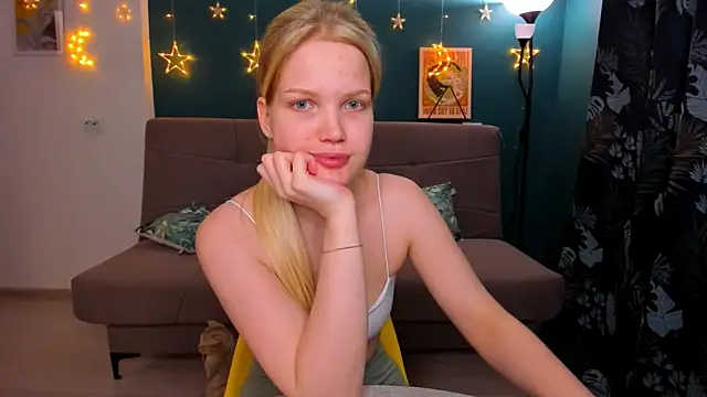 Xloe Queen online show from February 2025 03:23:02 PM