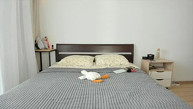 Xloe Queen online show from November 2025 09:22:02 AM