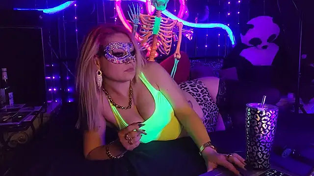 Snapshot of anonymouszN chatting on September 2025 08:45:01 PM anonymouszN online show from September 2025 08:45:01 PM