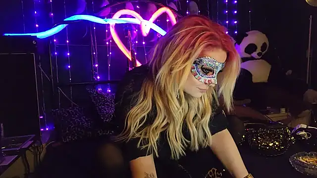 Snapshot of anonymouszN chatting on October 2025 08:31:01 PM anonymouszN online show from October 2025 08:31:01 PM