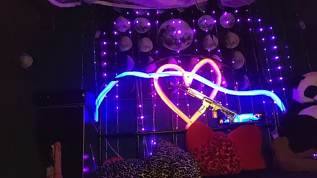 Snapshot of anonymouszN chatting on November 2025 09:06:01 PM anonymouszN online show from November 2025 09:06:01 PM