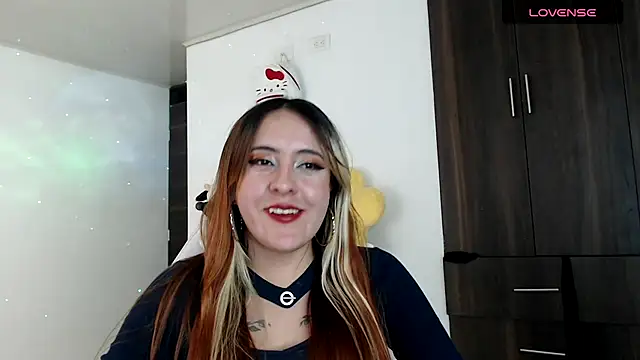 SarahXRusso online show from December 2024 04:01:02 AM