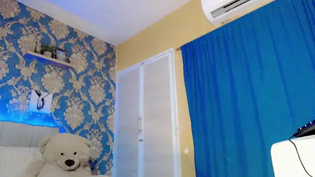 nicoledollts online show from May 2026 08:38:02 PM