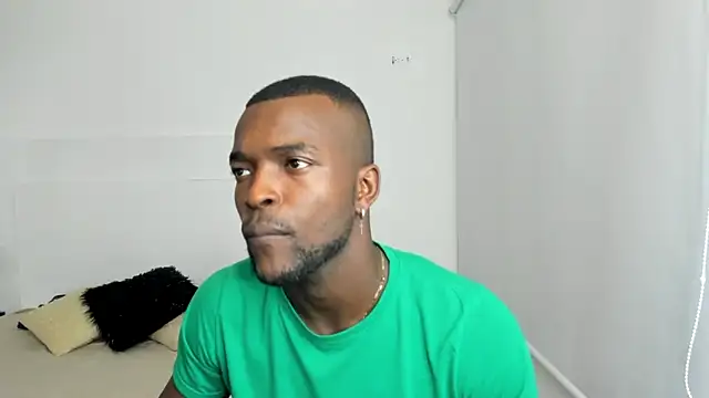 Snapshot of Dylan_Taylor chatting on February 2025 03:48:01 AM Dylan Taylor online show from February 2025 03:48:01 AM