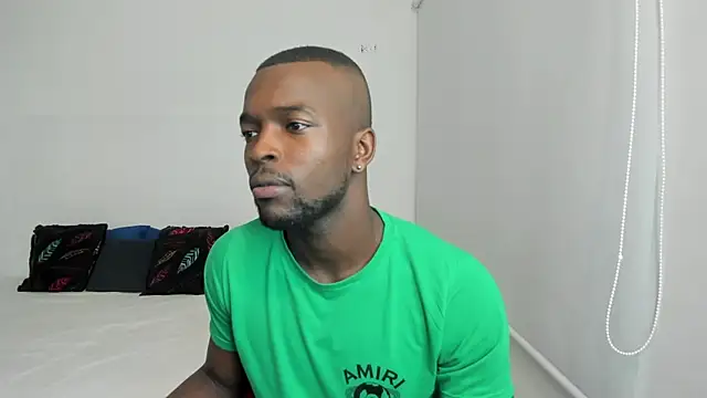 Snapshot of Dylan_Taylor chatting on February 2025 03:39:02 AM Dylan Taylor online show from February 2025 03:39:02 AM