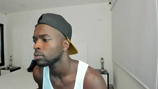 Snapshot of Dylan_Taylor chatting on February 2025 03:43:02 AM Dylan Taylor online show from February 2025 03:43:02 AM