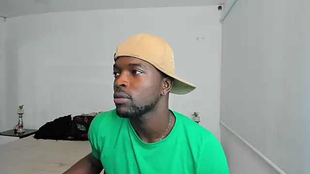 Snapshot of Dylan_Taylor chatting on February 2025 03:39:02 AM Dylan Taylor online show from February 2025 03:39:02 AM