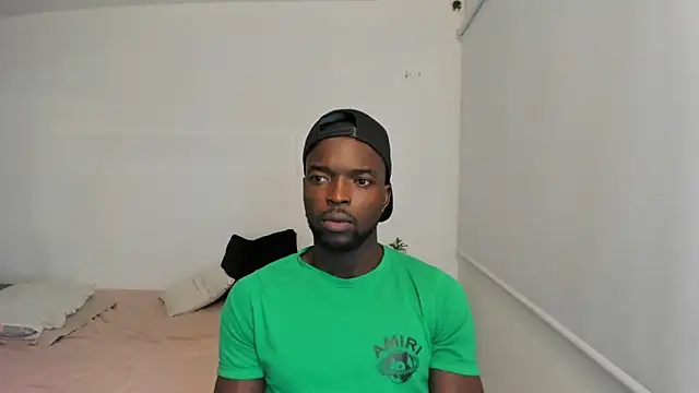 Snapshot of Dylan_Taylor chatting on February 2025 07:48:02 AM Dylan Taylor online show from February 2025 07:48:02 AM