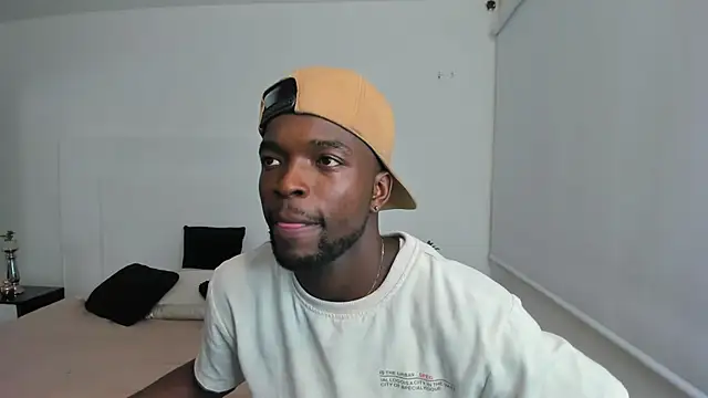 Snapshot of Dylan_Taylor chatting on March 2025 03:45:01 AM Dylan Taylor online show from March 2025 03:45:01 AM