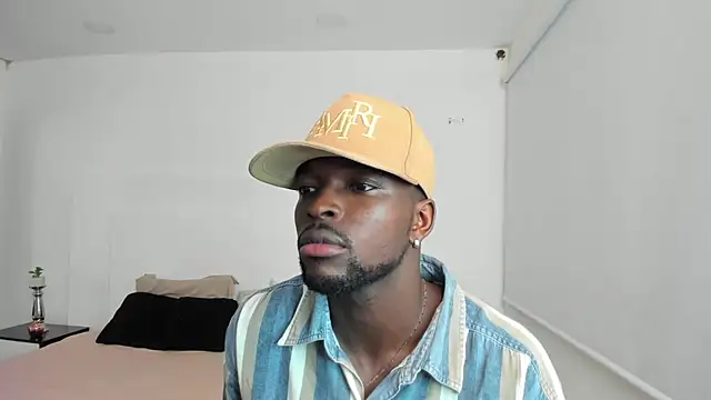 Snapshot of Dylan_Taylor chatting on March 2025 03:33:01 AM Dylan Taylor online show from March 2025 03:33:01 AM