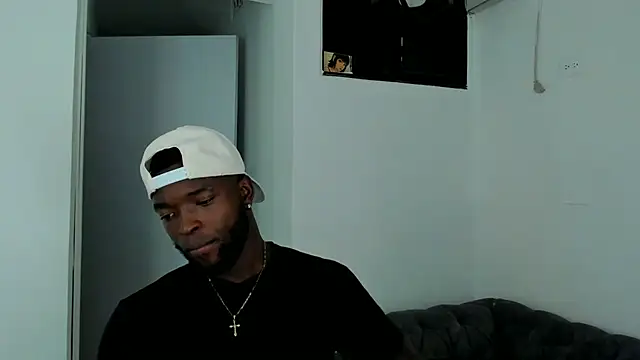 Snapshot of Dylan_Taylor chatting on September 2025 03:17:02 AM Dylan Taylor online show from September 2025 03:17:02 AM