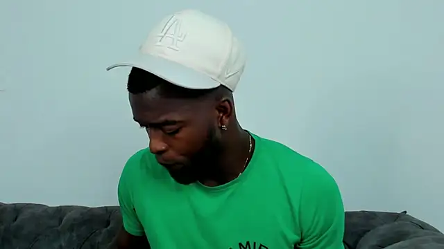 Snapshot of Dylan_Taylor chatting on September 2025 04:00:01 AM Dylan Taylor online show from September 2025 04:00:01 AM