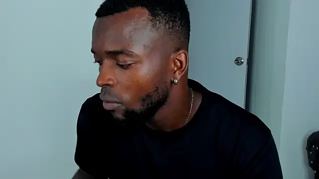 Snapshot of Dylan_Taylor chatting on September 2025 02:23:01 AM Dylan Taylor online show from September 2025 02:23:01 AM