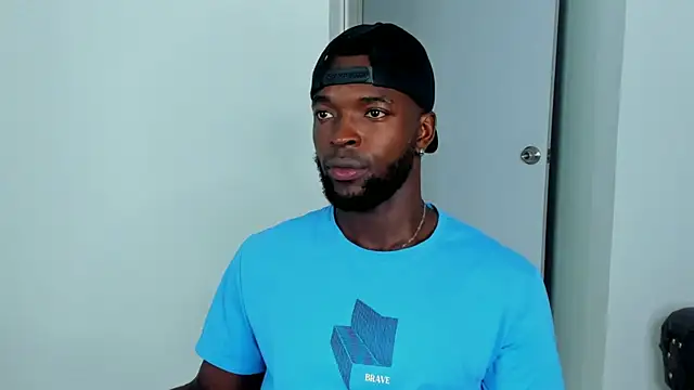 Snapshot of Dylan_Taylor chatting on September 2025 03:52:02 AM Dylan Taylor online show from September 2025 03:52:02 AM